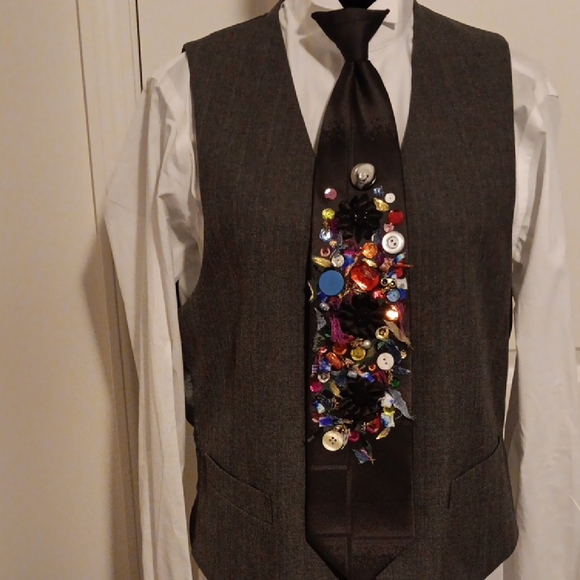 One-Of-a-Kind Statement TIE - Picture 2 of 6
